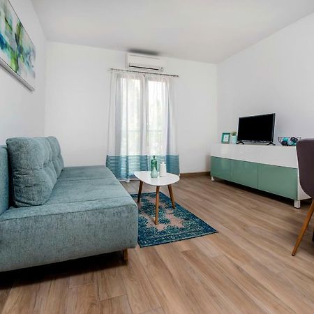 Apartment Loki Ровин Екстериор снимка